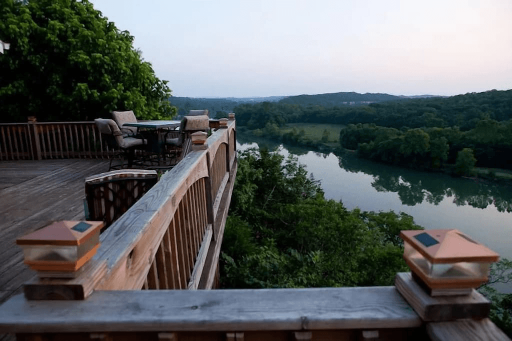 Premium vacation rental with lake view in Branson, Missouri — Branson Lakes Lodging
