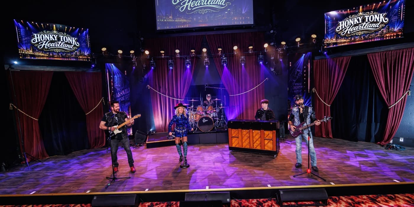A performance of Honky Tonk Heartland in Branson, MO