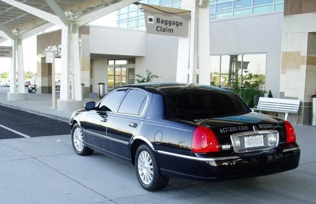 Branson Limousine and Executive Charter Wine Tours in Branson, Missouri