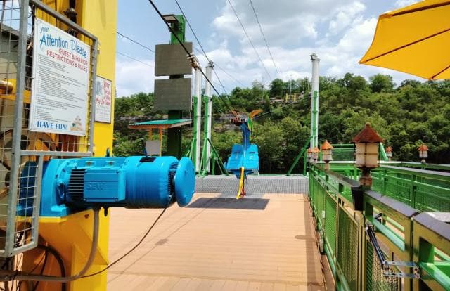 Parakeet Pete's Waterfront Zipline in Branson, Missouri